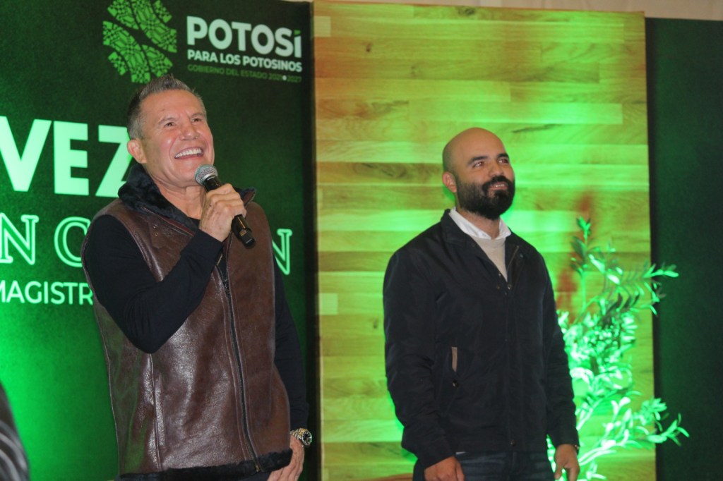 Julio Cesar Chávez dictó conferencia y mensaje contra de las&nbsp;adicciones