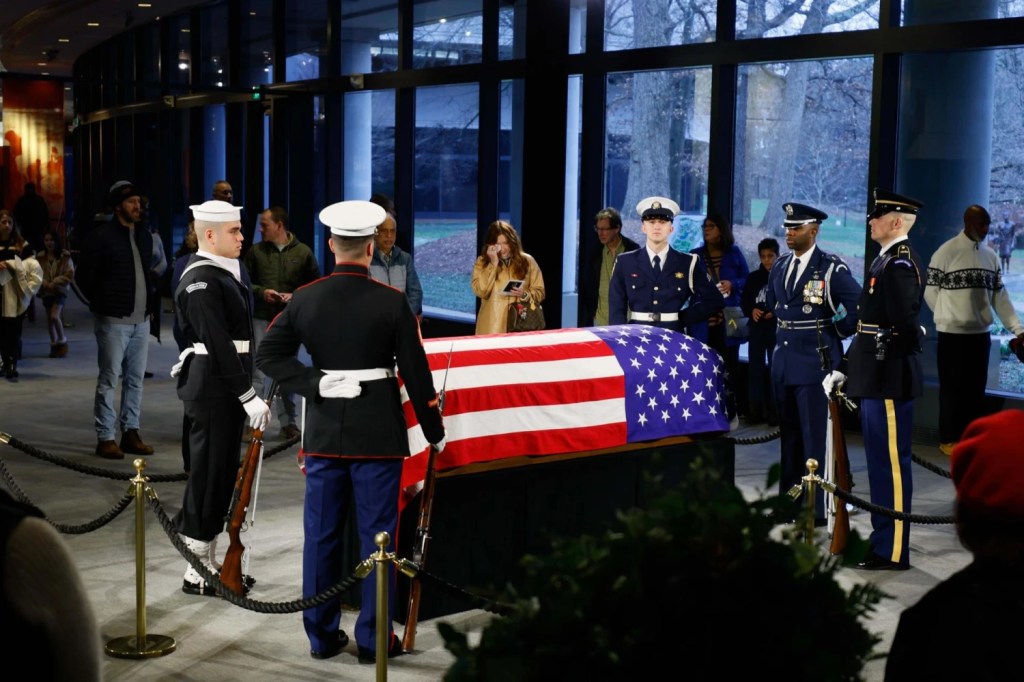 Hombre armado intentó ingresar al Capitolio durante homenaje al expresidente Jimmy&nbsp;Carter