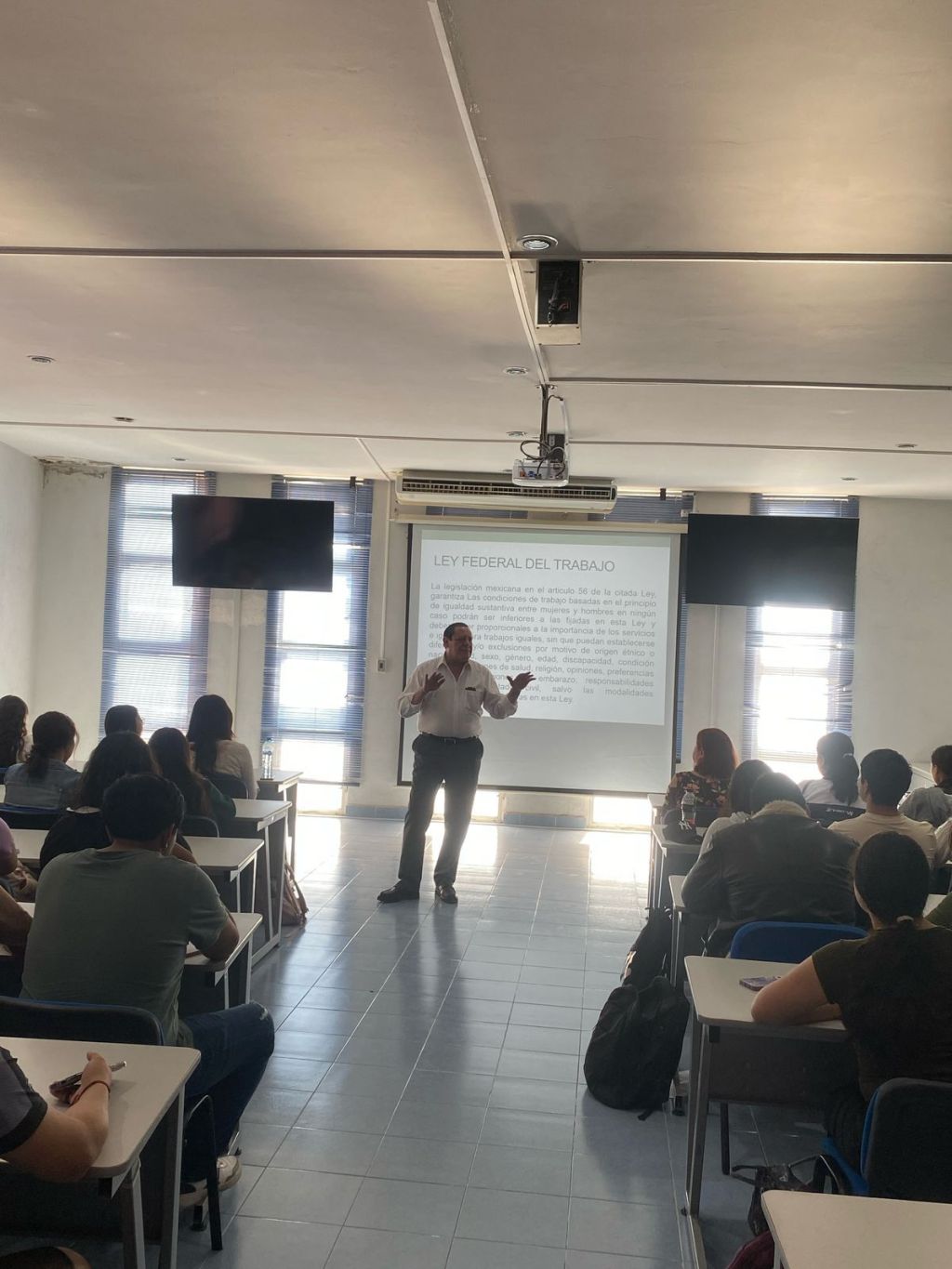 Gobierno Estatal acerca servicios laborales a la Región&nbsp;Media