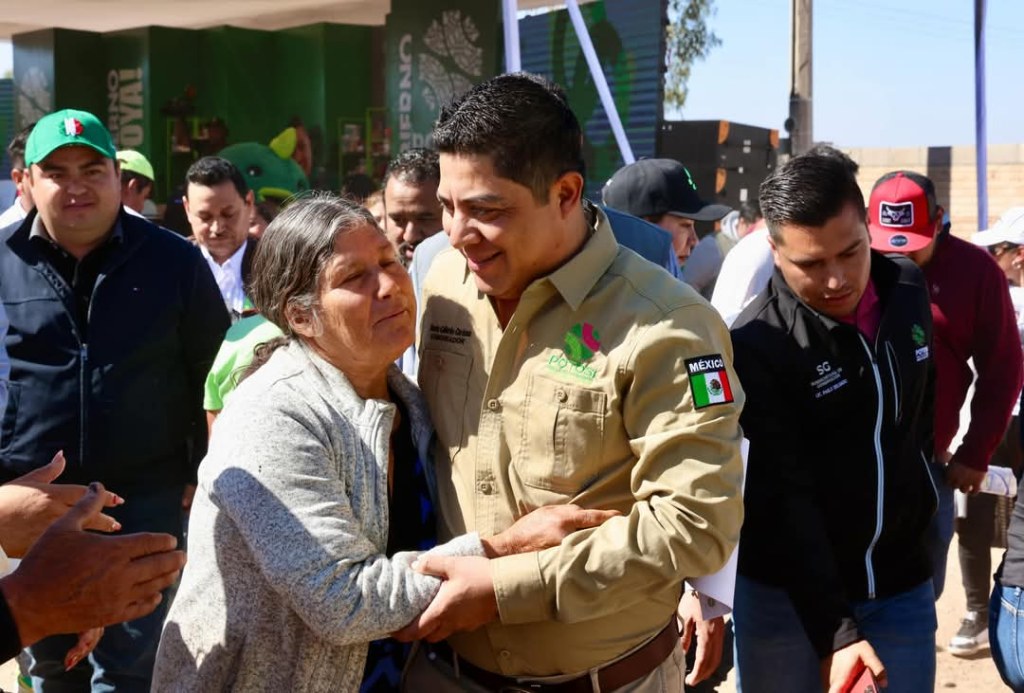 Familias reconocen a Ricardo Gallardo por apoyos alimentarios y obras en Villa de&nbsp;Ramos