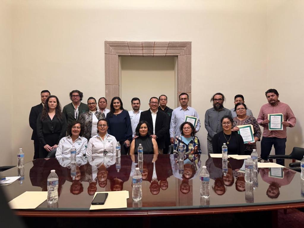 Ejecutivo Estatal entrega programa conjunto contra lirio en la presa San&nbsp;José