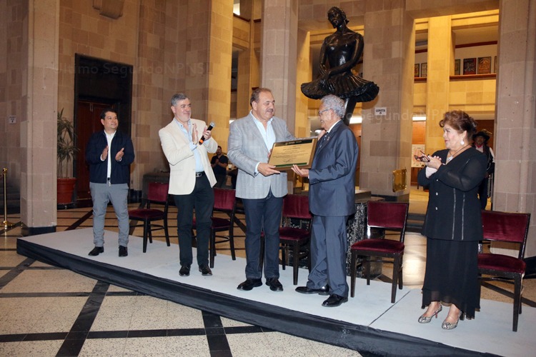 Rinden homenaje al pintor Vicente Guerrero en el Teatro de la&nbsp;Paz