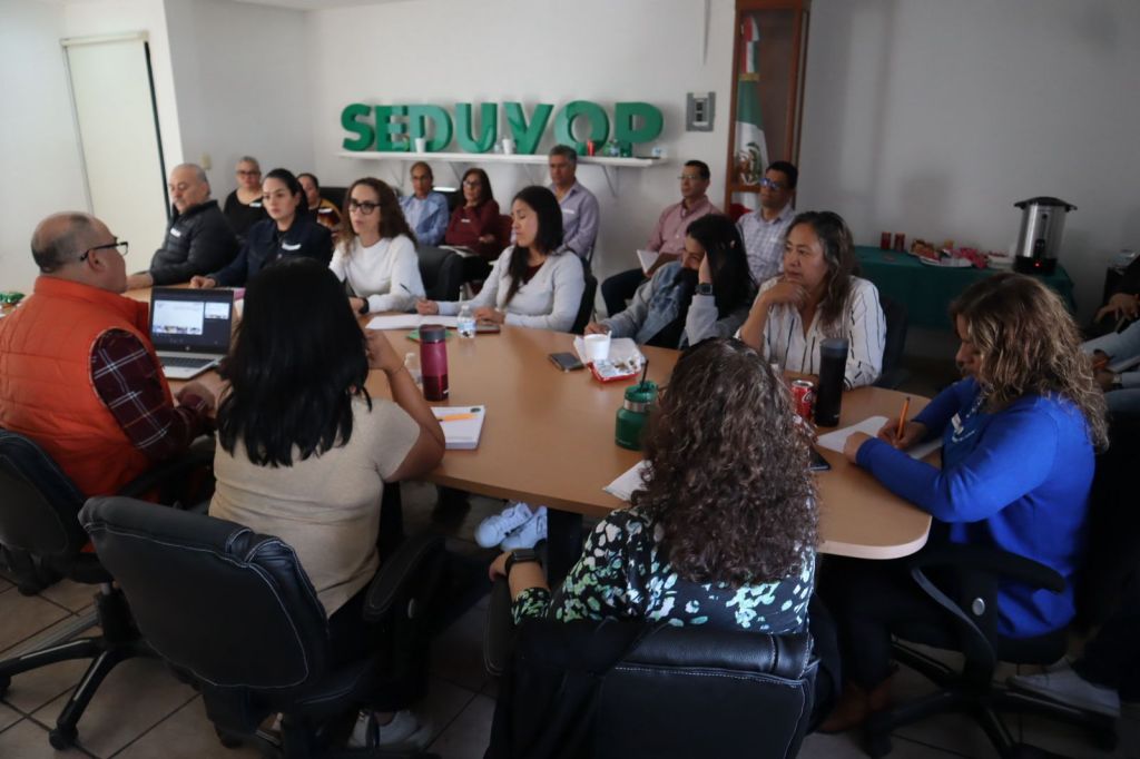 Capacita Gobierno del Estado a personal de Seduvop en atención al&nbsp;público