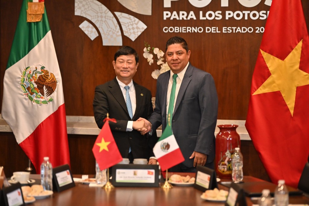 Ricardo Gallardo continúa promoviendo San Luis Potosí a nivel&nbsp;mundial