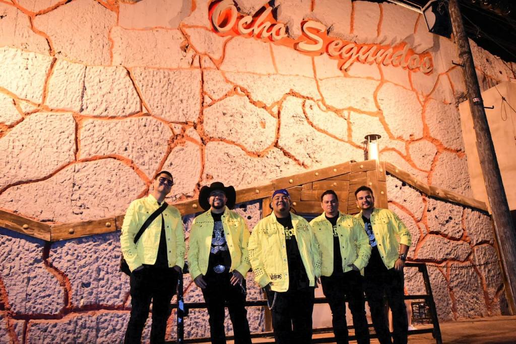 The Wuercos Band enciende la pista en el 8 Segundos con su inconfundible estilo norteño&nbsp;tejano