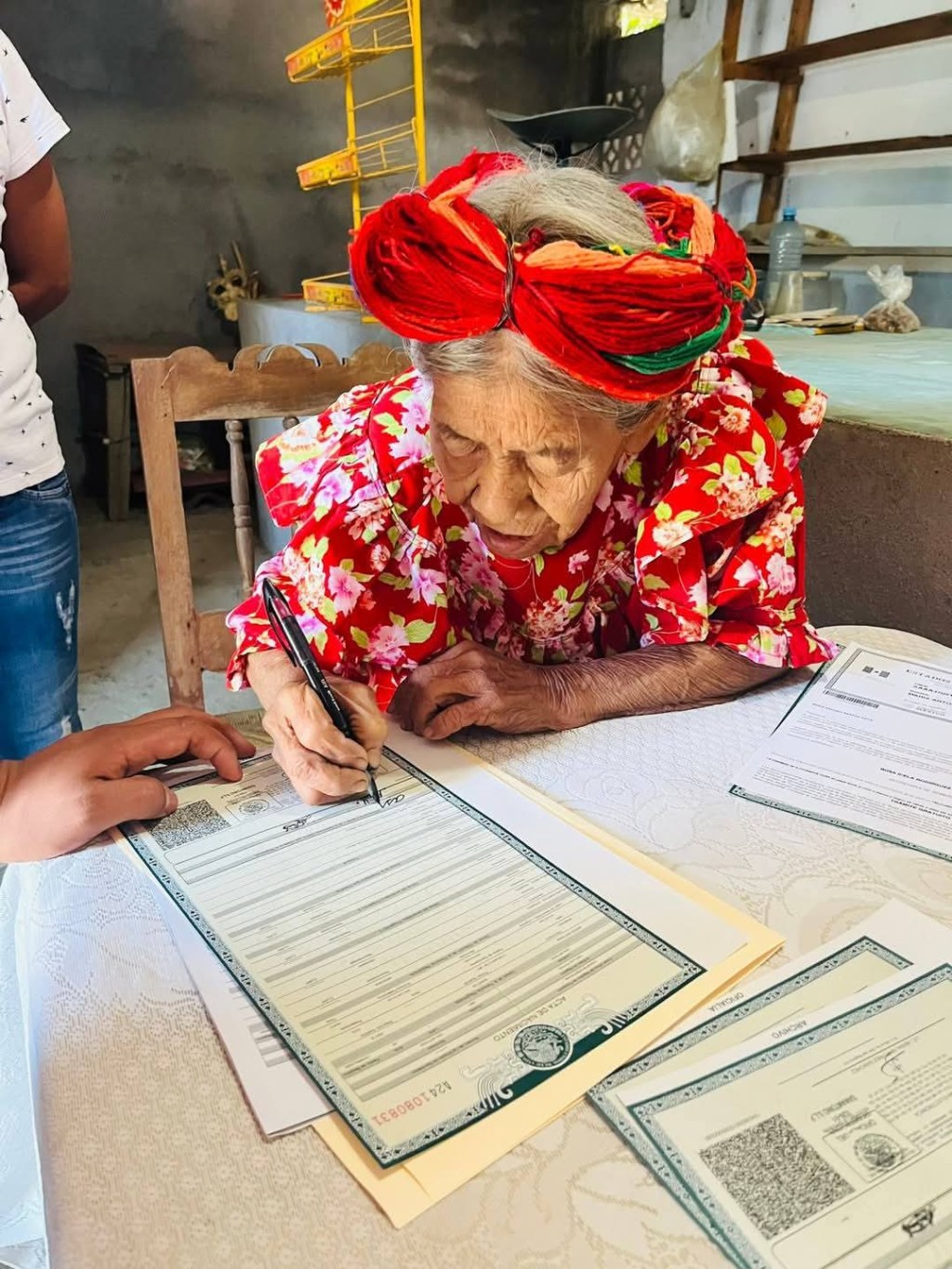 CON APOYO ESTATAL, RECOBRA DOÑA MARÍA SU IDENTIDAD TRAS MÁS DE OCHO&nbsp;DÉCADAS