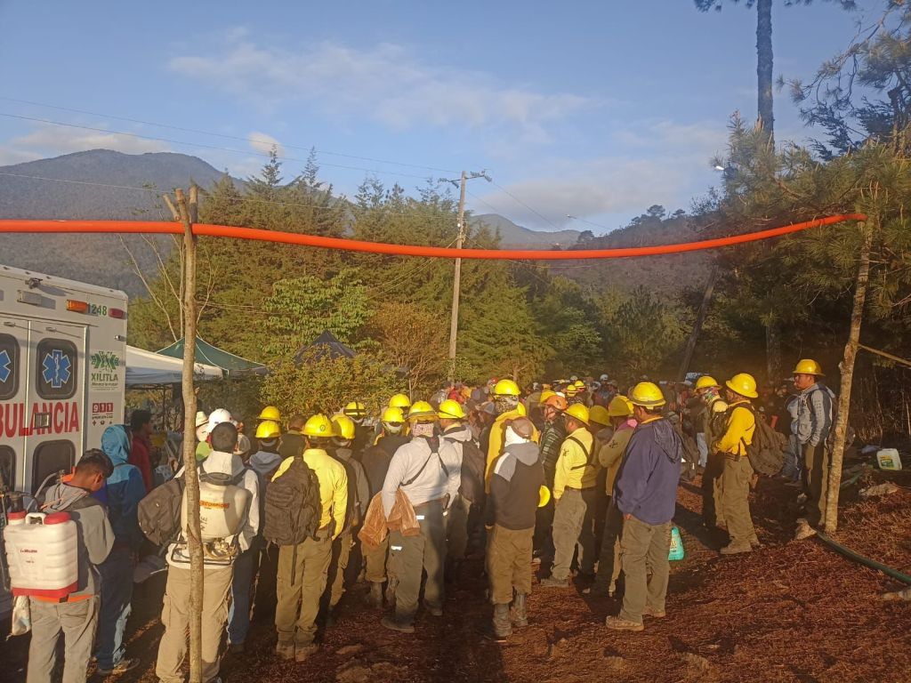 CONTINÚA COMBATE A INCENDIOS EN LA&nbsp;HUASTECA