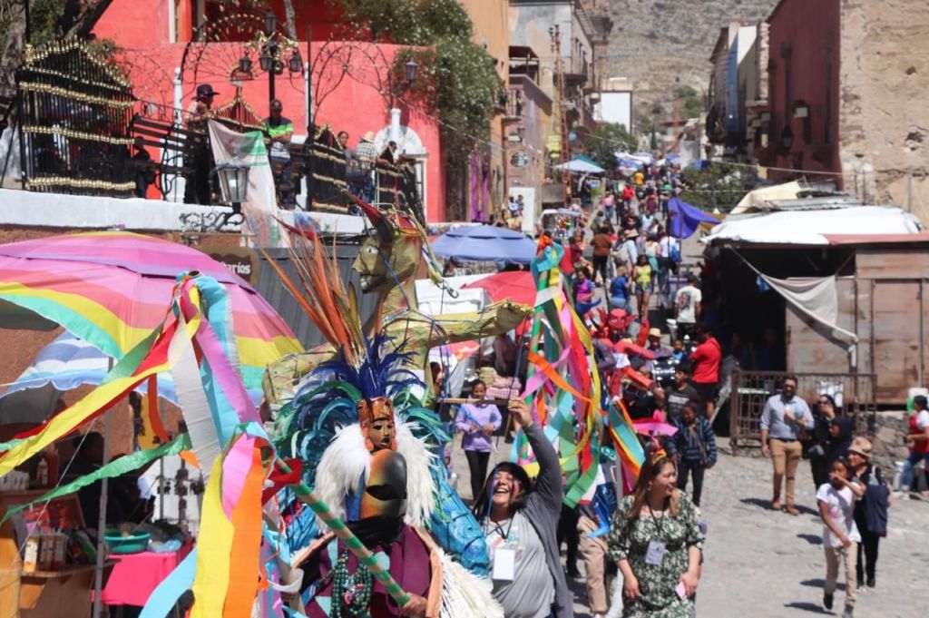 HISTORIA Y MISTICISMO SE VIVIÓ CON QUEMA DE JUDAS EN REAL DE&nbsp;CATORCE