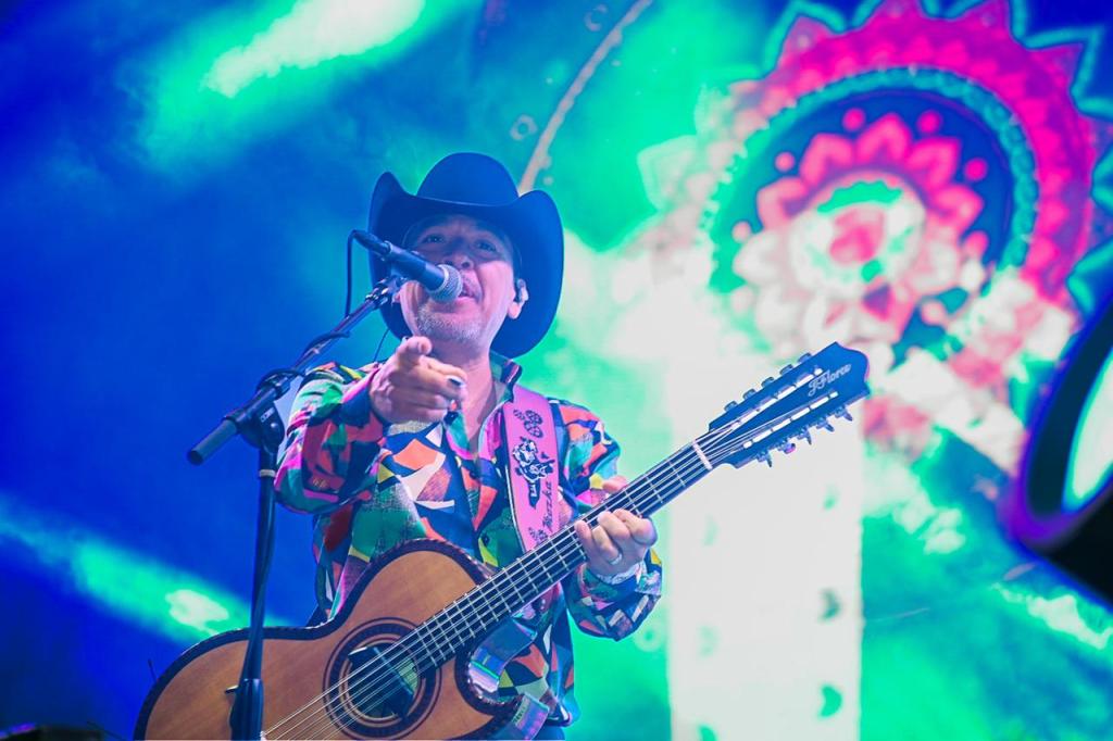 Con total energía, La Maquinaria Norteña hace suya la plaza principal de Soledad en el tercer día de la Fenae&nbsp;2025