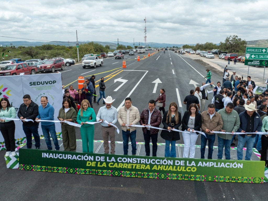 Ricardo Gallardo cumple Ahualulco con&nbsp;súpercarretera