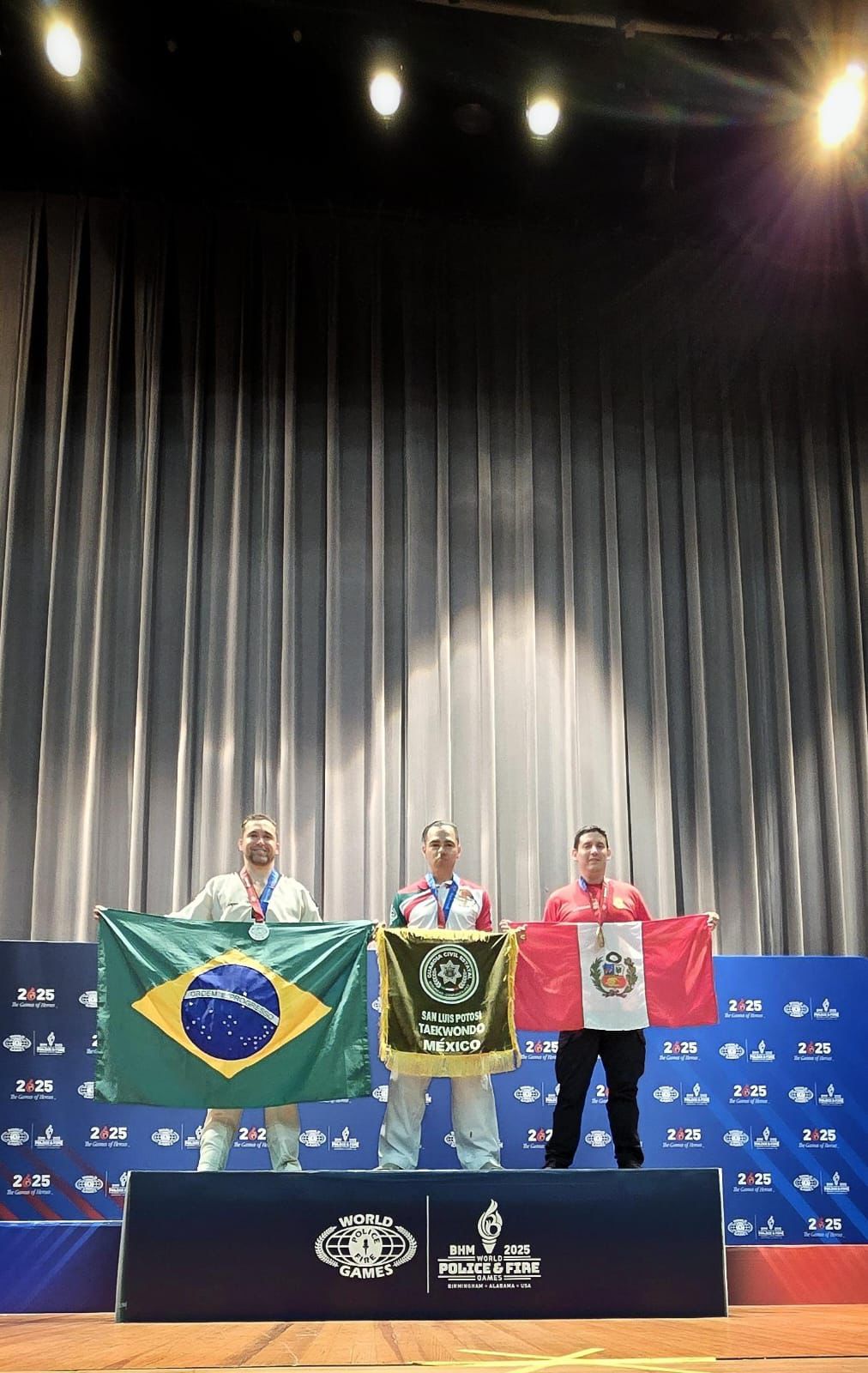 Omar Pineda gana oro en taekwondo en Mundial de Policías y Bomberos&nbsp;2025