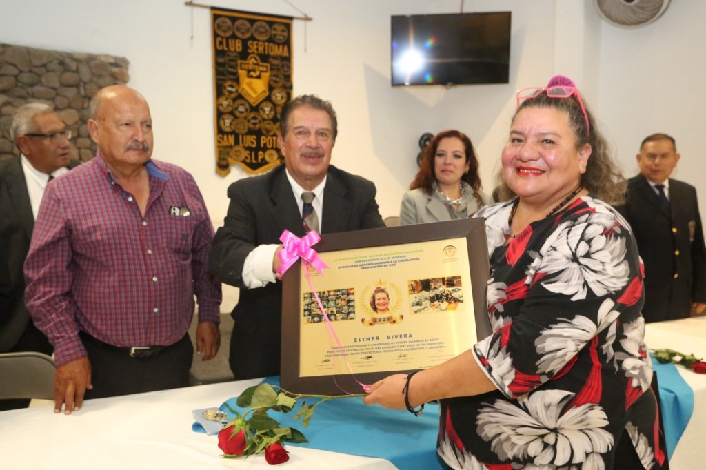 Este Rivera recibe el reconocimiento Tazón de Reyes Oro&nbsp;2025