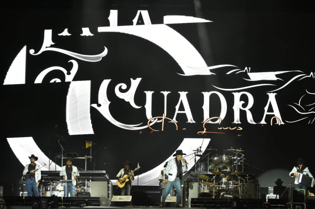 Una noche llena de música y baile con La Cuadra de San Luis en La Fenapo&nbsp;(Galería)