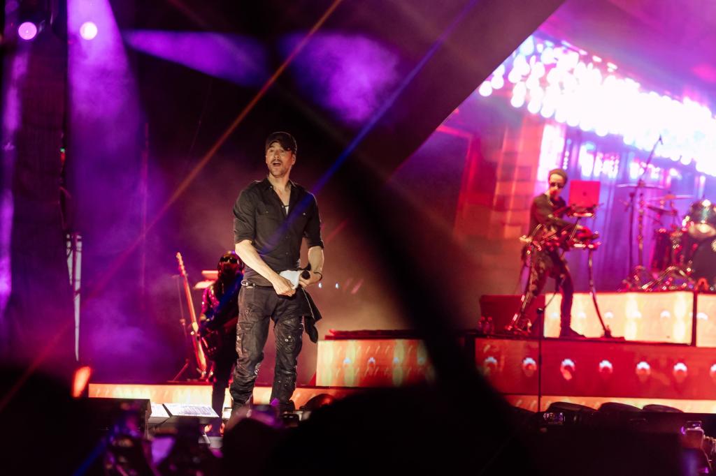 Enrique Iglesias conquista la Fenapo&nbsp;(Galería)