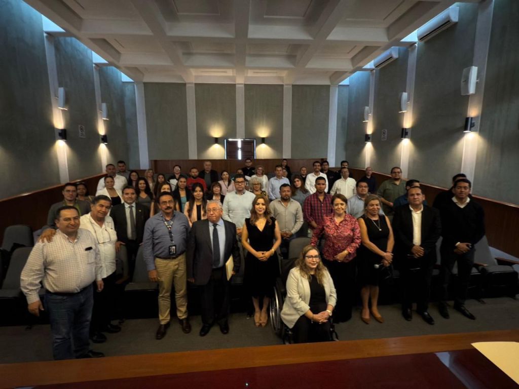 IMPULSAN PROFESIONALIZACIÓN EN DERECHOS HUMANOS PARA EL SERVICIO&nbsp;PÚBLICO