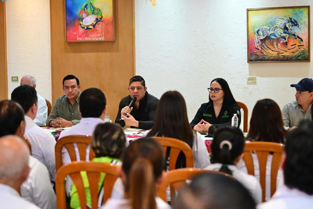 RICARDO GALLARDO AMPLÍA APOYO A LA HUASTECA CON SU&nbsp;GABINETE