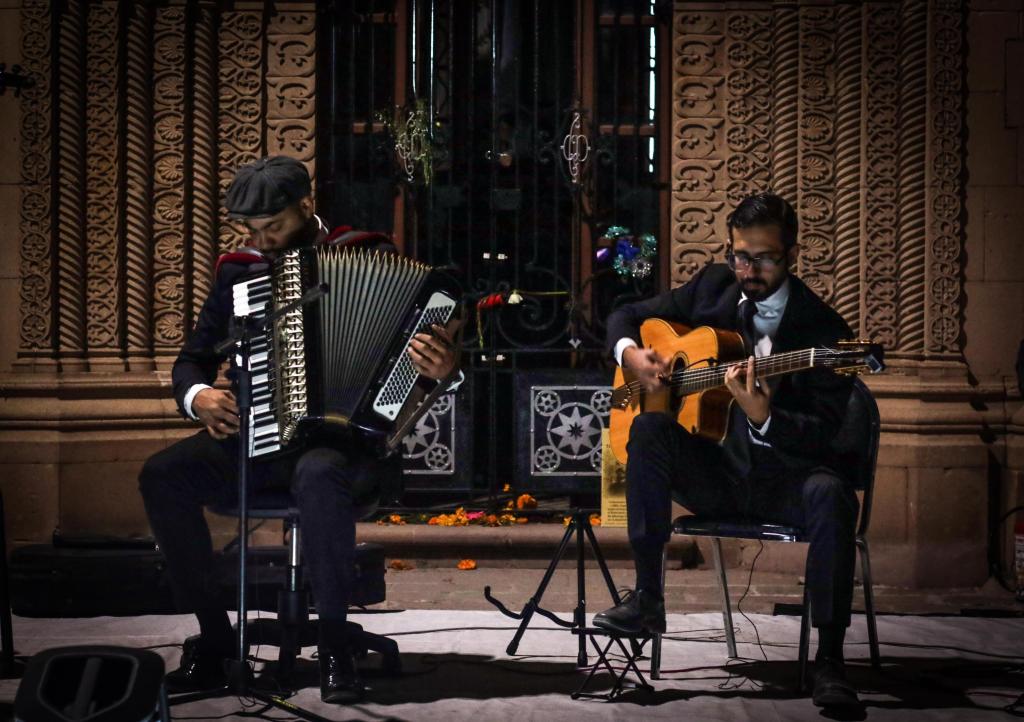 Sangre de Coyote ofreció un emotivo concierto en el Panteón del Saucito como parte del Festival Razones para&nbsp;Recordar