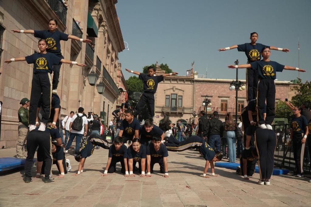 SEGE ENALTECE VALORES REVOLUCIONARIOS EN DESFILE&nbsp;CONMEMORATIVO