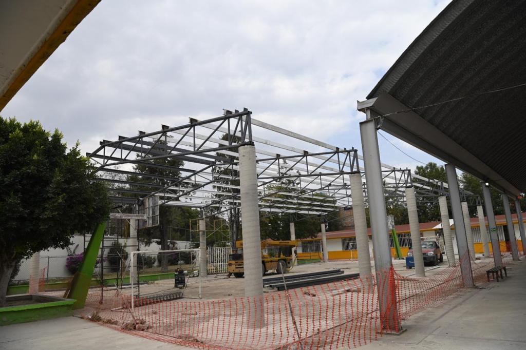 SE CONSTRUYE EN TIEMPO Y FORMA TECHADO EN PRIMARIA DE LA COLONIA PAVÓN EN&nbsp;SOLEDAD