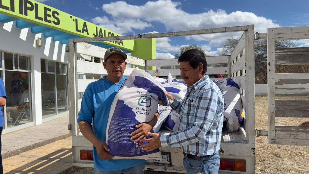 AYUNTAMIENTO DE SOLEDAD IMPULSA AL CAMPO CON NUEVAS ENTREGAS DE&nbsp;SEMILLAS