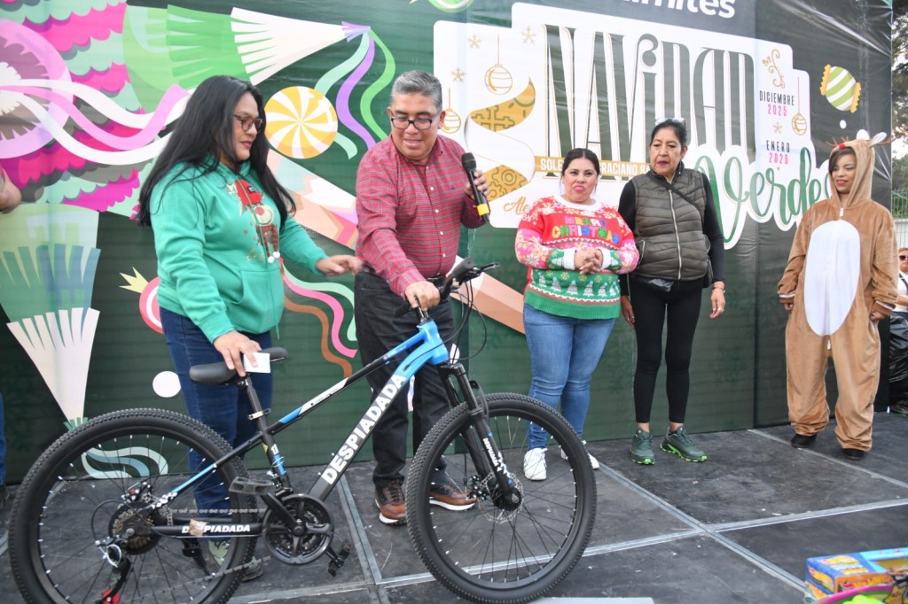 JUAN MANUEL NAVARRO DIO COMIENZO AL RECORRIDO DE POSADAS NAVIDEÑAS ACOMPAÑADO DE&nbsp;FAMILIAS
