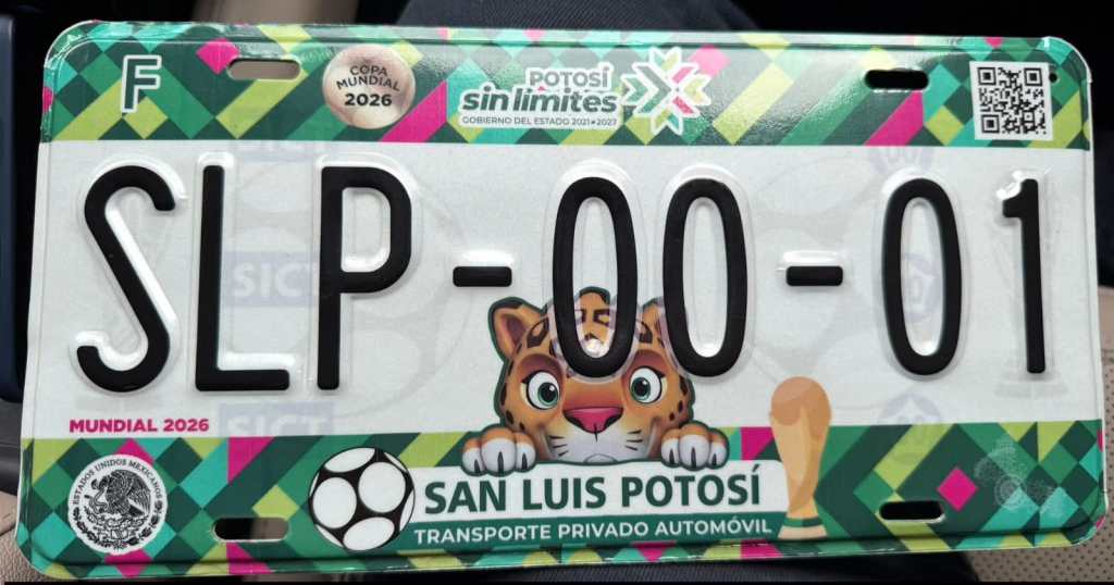 ANUNCIA RICARDO GALLARDO PLACAS VEHICULARES CONMEMORATIVAS DEL MUNDIAL 2026 EN&nbsp;SLP