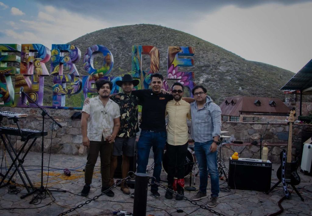 Conoce a Twines y se parte de su&nbsp;música