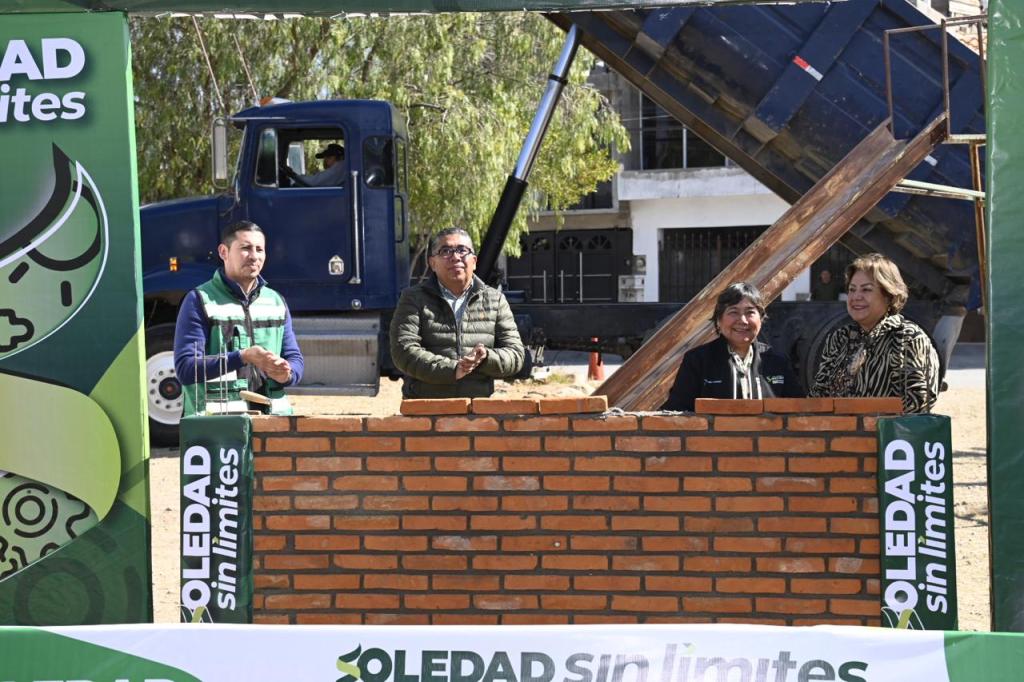 JUAN MANUEL NAVARRO MUÑIZ COLOCA PRIMERA PIEDRA DEL PARQUE URBANO «HACIENDA BONITA» Y ANUNCIA RESCATE INTEGRAL DE SU&nbsp;ENTORNO