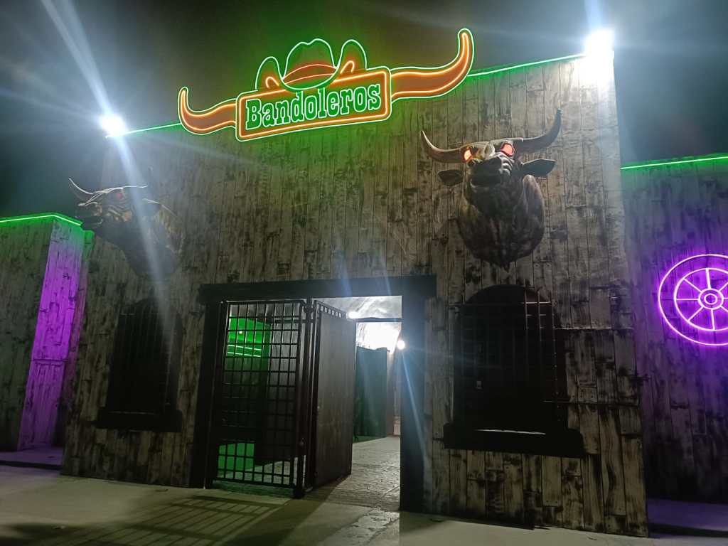 Hoy gran inauguración de&nbsp;Bandoleros