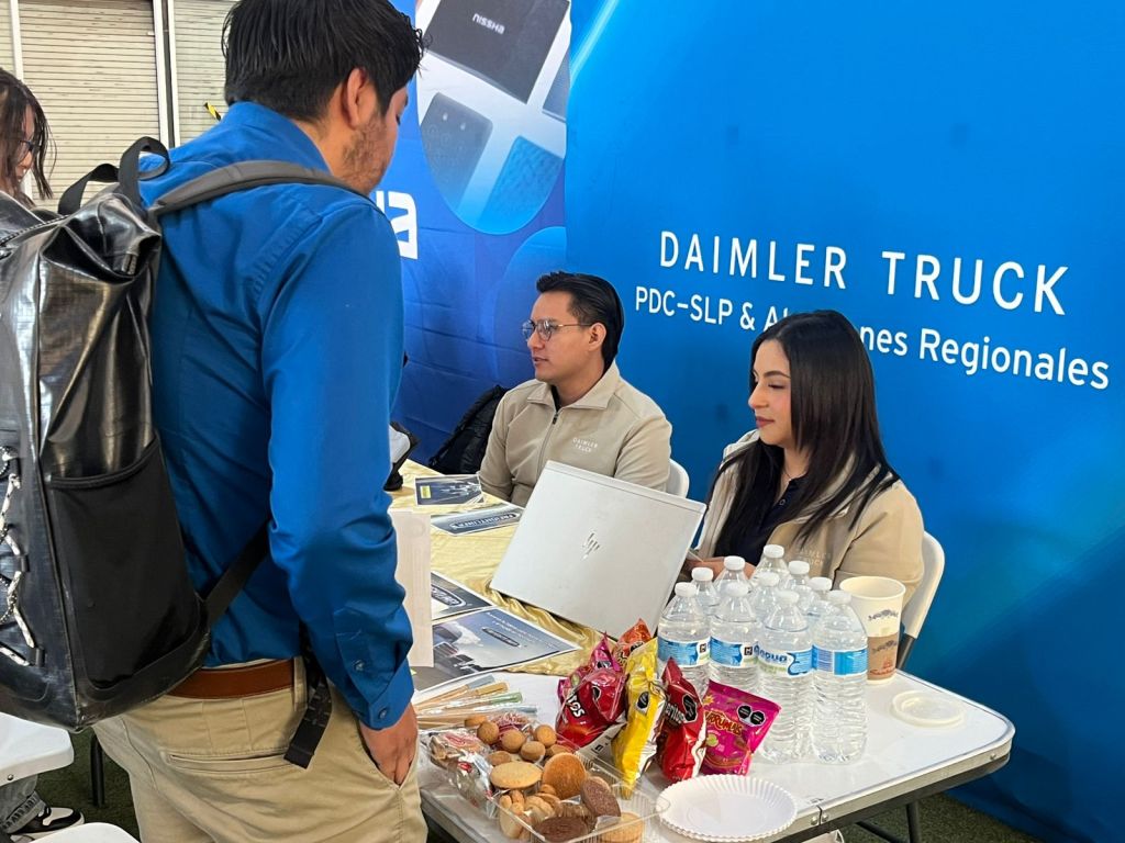 TODO UN ÉXITO LA FERIA “EMPLÉATE SIN LÍMITES PARQUE 3&nbsp;NACIONES”