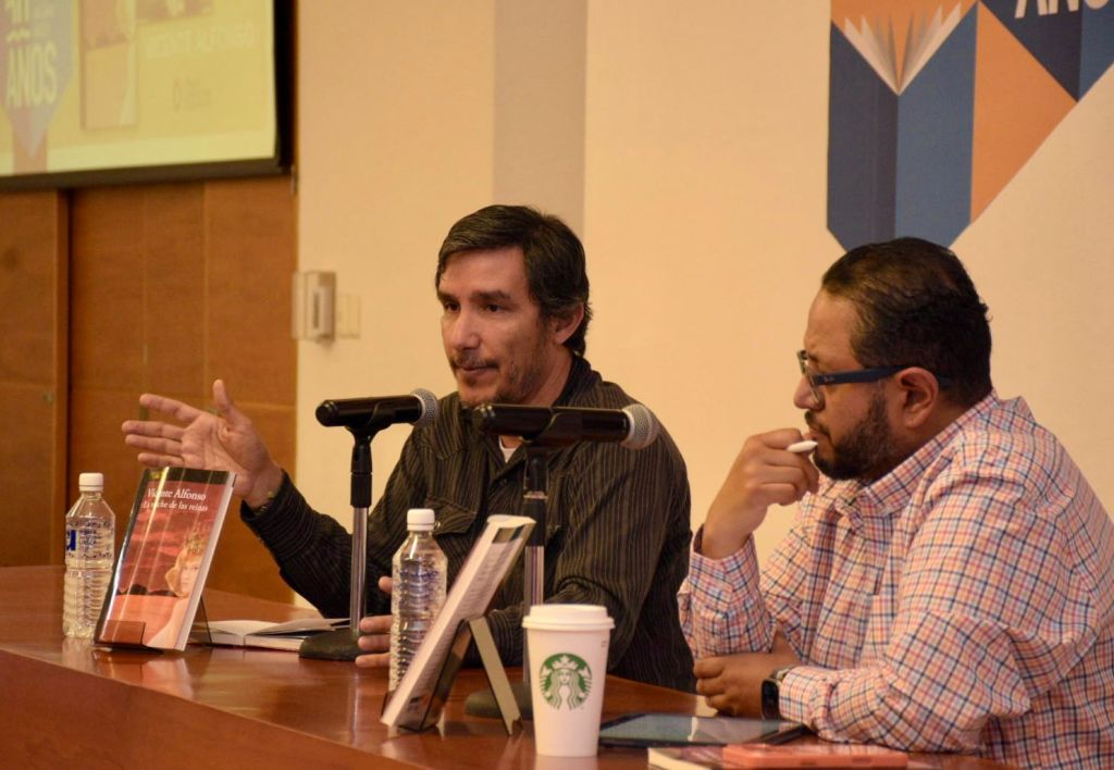 Historia de violencia, poder, injusticias y espectáculo: Vicente Alfonso presenta su novela en la FNL&nbsp;UASLP
