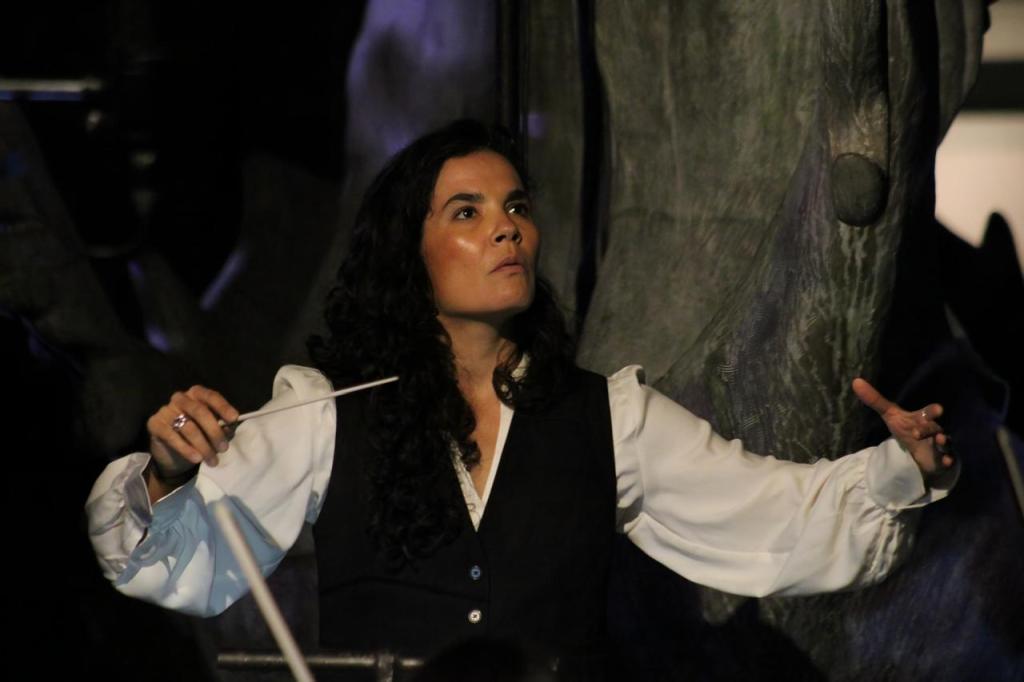 ORQUESTA SINFÓNICA MARCA UN ANTES Y DESPUÉS CON DIRECCIÓN&nbsp;FEMENINA