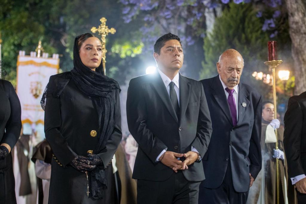 RICARDO GALLARDO HONRA LA MÁXIMA TRADICIÓN POTOSINA: LA PROCESIÓN DEL SILENCIO