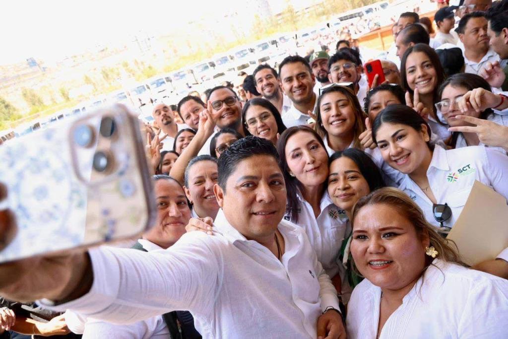 CERCANÍA Y TRABAJO COLOCAN A RICARDO GALLARDO ENTRE LOS GOBERNADORES MEJOR&nbsp;EVALUADOS