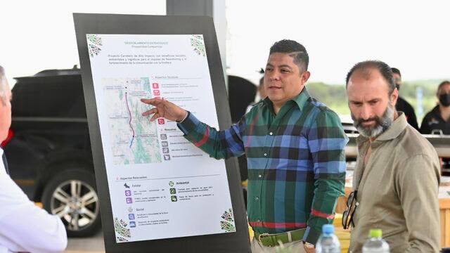 EL GOBERNADOR RICARDO GALLARDO Y LA INICIATIVA PRIVADA AMPLIARÁN CONECTIVIDAD&nbsp;CARRETERA
