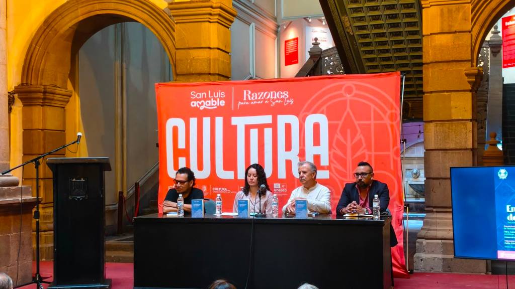 Gobierno de la Capital fortalece el impulso a la literatura con la presentación del libro Enseñanzas del fútbol, de Tomás&nbsp;Calvillo