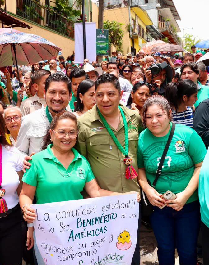 RICARDO GALLARDO SE UBICA EN PRIMER LUGAR NACIONAL DE APROBACIÓN:&nbsp;MITOFSKY