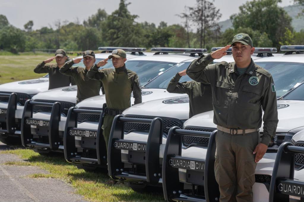 FAMILIAS DE LOS TRES OFICIALES CAÍDOS RECIBIRÁN UN MILLÓN DE PESOS Y UNA&nbsp;VIVIENDA