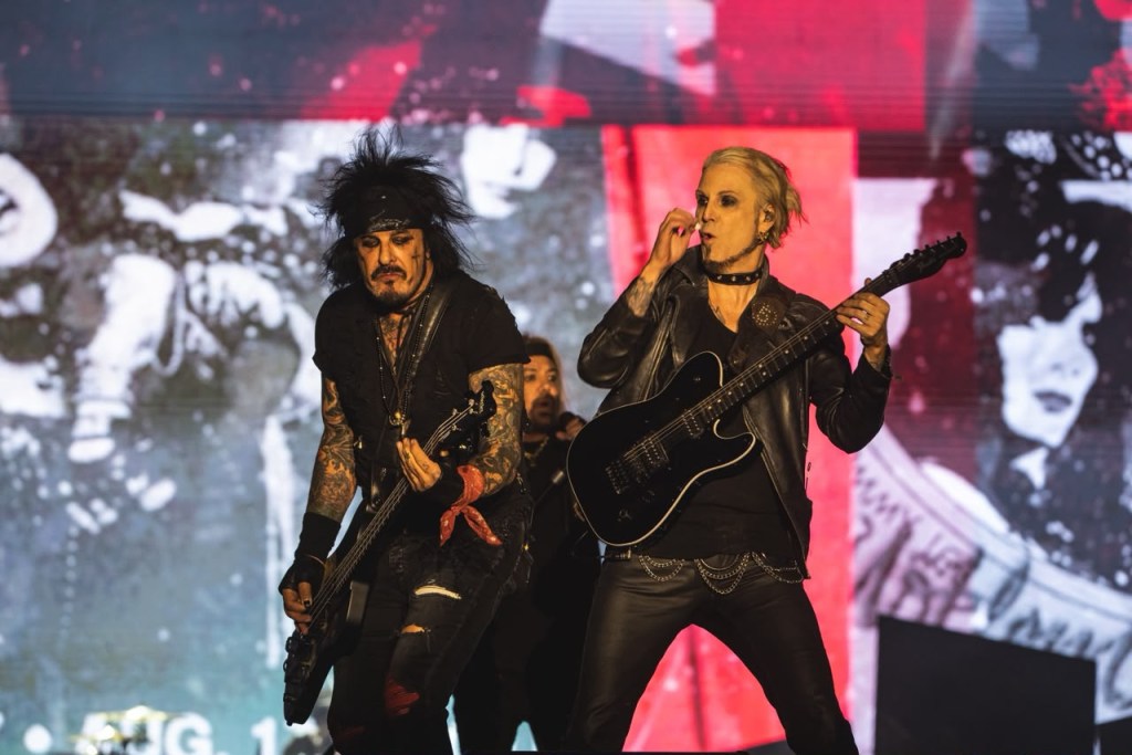 FENAPO VIBRA SIN LÍMITES: MÁS DE 300 MIL VISITANTES Y MÖTLEY CRÜE HACEN&nbsp;HISTORIA