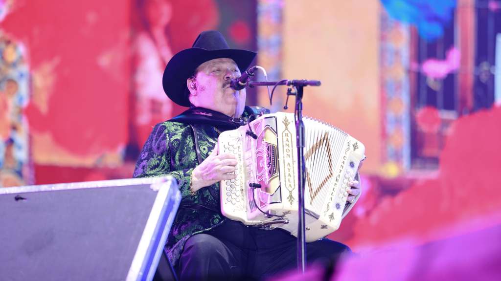EL REY DEL ACORDEÓN, RAMÓN AYALA, HACE HISTORIA EN EL FORO DE&nbsp;FENAPO