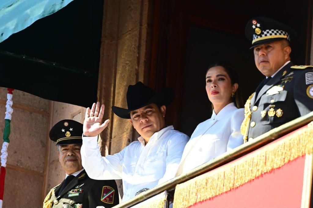 EL GOBERNADOR RICARDO GALLARDO ENCABEZA DESFILE CÍVICO-MILITAR Y ENALTECE EL ORGULLO DE SER MEXICANOS