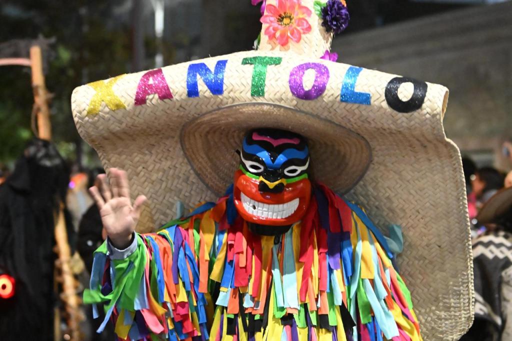 PARTICIPANTES DESTACAN UNIDAD, ALEGRÍA Y TRADICIÓN EN EL DESFILE “XANTOLO SE VIVE EN TU CIUDAD&nbsp;2026”